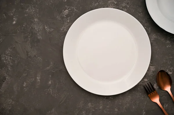 Luxury Restaurant Dining Table Setting Clean White Plate Luxury Silverware — Zdjęcie stockowe