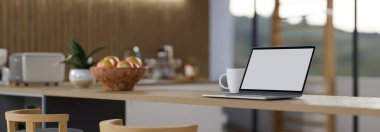 Modern mutfak iç tasarımında ahşap yemek masasında dizüstü bilgisayarlı boş ekran maketi olan ev işyeri. yakın plan, 3D görüntüleme, 3d illüstrasyon