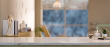 Aksesuarlı modern mermer çalışma masası ve montaj için kopya alanı arka plandaki bulanık modern ofis üzerinde ürün gösteriminiz. 3d görüntüleme, 3d illüstrasyon