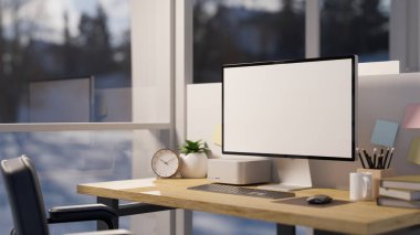 Yakın plan, ofis masası çalışma masası pencerenin yanında bilgisayar boş ekran maketi, ahşap masa üzerinde ofis malzemeleri, siyah deri ofis koltuğu. 3d görüntüleme, 3d illüstrasyon