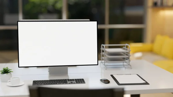 Mesa Trabalho Escritório Mesa Escritório Com Mockup Computador Desktop Branco — Fotografia de Stock