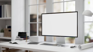 Modern beyaz ofis masası pencereye karşı bilgisayar beyaz ekran modeli, aksesuarlar ve kitaplık. 3d görüntüleme, 3d illüstrasyon