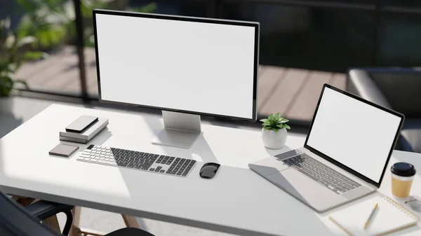 Moderno Ufficio Sul Posto Lavoro Con Desktop Computer Portatile Schermo — Foto Stock