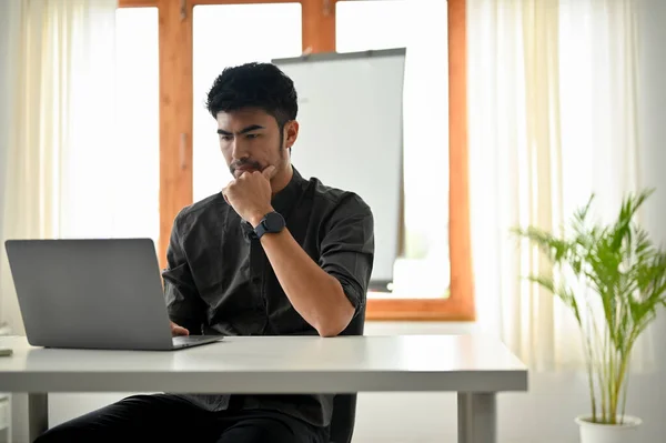Smart Intelligent Asian Businessman Male Office Worker Engineer Working Office — Stockfoto