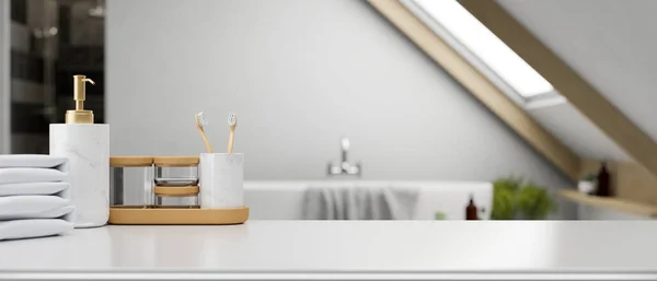 Moderne Badkamer Tafelblad Met Handdoeken Shampoo Fles Kopieer Ruimte Voor — Stockfoto