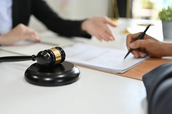 Smart Female Lawyer Attorney Having Meeting Her Client Office Cropped — ストック写真