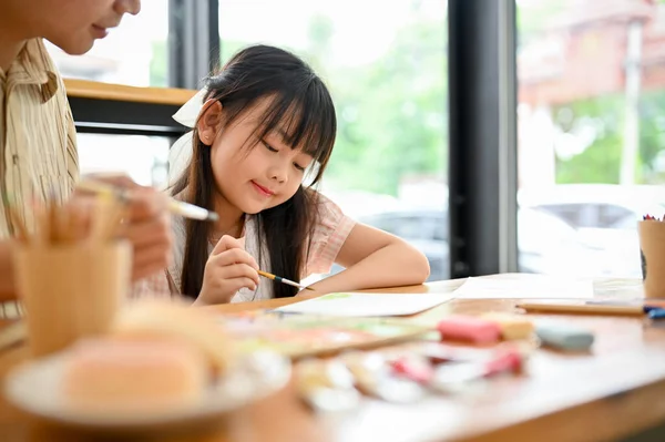 Attractive Adorable Young Asian Girl Enjoy Studying Art Her Art — Stockfoto