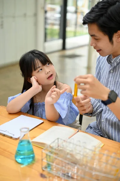Smart Young Asian Girl Asking Some Scientific Questions Talking Discussing — Stockfoto