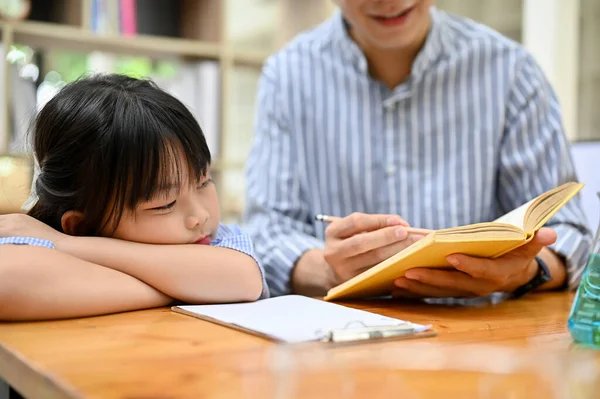 Sleepy Little Asian Girl Leaning Table While Her Private Math — Fotografia de Stock