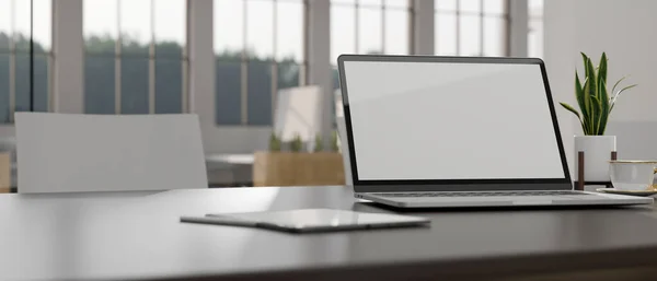 Közelkép Munkaterület Egy Modern Working Térben Notebook Laptop Fehér Képernyő — Stock Fotó