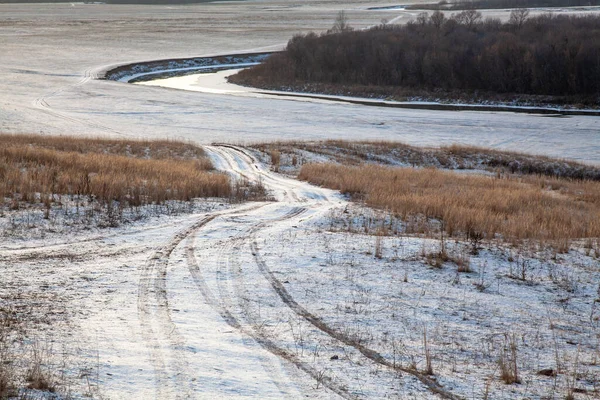 Country Road Field Covered Snow Dry Grass Sticking Out Snow — Fotografia de Stock