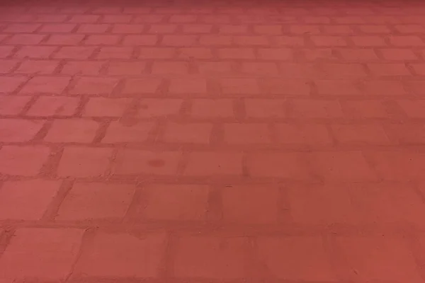 Свіжо Пофарбована Над Квадратною Червоною Плиткою Підлозі Тераси — стокове фото
