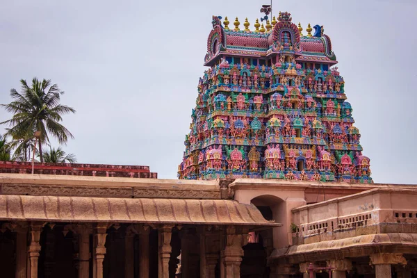 Utsikt Över Ett Tornen Jambukeswarar Temple Thiruvanaikaval Som Representerar Inslag Royaltyfria Stockfoton