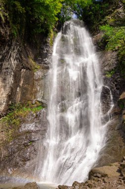 Makhuntseti şelalesi, Ajara 'nın en yüksek şelalelerinden biri. Bir Acharistsqali nehrinde suyun dikey bir düşüş ya da bir dizi dik düşüş üzerinden aktığı yerde. 