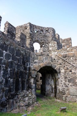 Batumi, Gürcistan Eylül 2021: Gonio-Apsaros kalesinin duvarları ve kuleleri, Adjara 'daki en eski, birkaç bin yıllık Roma tahkimatı. 