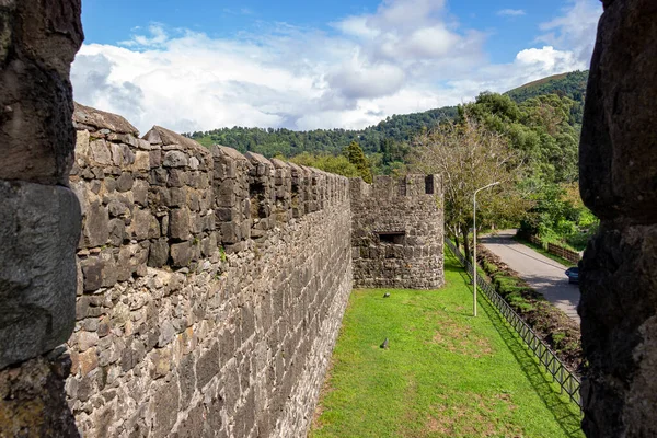 Batumi, Gürcistan Eylül 2021: Gonio-Apsaros kalesinin duvarları ve kuleleri, Adjara 'daki en eski, birkaç bin yıllık Roma tahkimatı. 