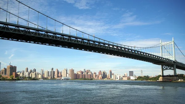 Triborough Bridge Widok Astoria Park Kierunku Północnego Manhattanu Tle Queens — Zdjęcie stockowe