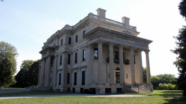 Vanderbilt Malikanesi, 1896 ve 1899 yılları arasında inşa edilen Güzel Sanatlar mimarisinin ikonik bir örneği, Hyde Park, New York, ABD - 15 Ağustos 2020