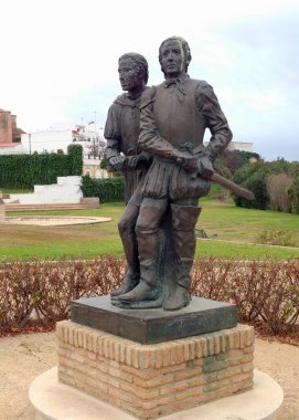 Pinzon Kardeşler Anıtı, kasabanın yerlileri, La Pinta ve La Nia kervanlarının kaptanları Kolomb, Palos de la Frontera, Huelva, İspanya - 5 Ocak 2018