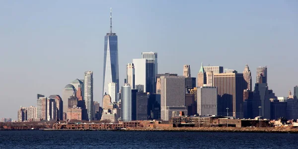 Lower Manhattan Skyline Governors Island Voorgrond Uitzicht Vanaf Bush Terminals — Stockfoto