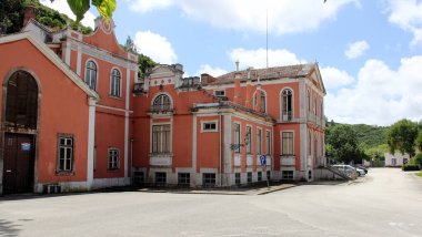 Termas de Cucos, 19. yüzyıl balneoloji müessesesi, ana bina, Torres Vedras, Portekiz - 23 Temmuz 2021