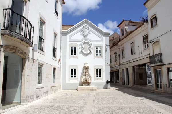 Уличная Сцена Старом Городе Белый Дом Фабрегасом Торрес Ведрас Португалия — стоковое фото