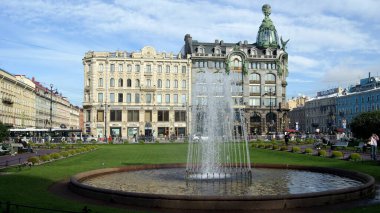 Singer House, 1904 'te inşa edildi, Nevsky Prospekt' in önünde, Kazansky Katedrali, St Petersburg, Rusya - 12 Ekim 2011