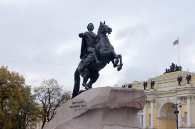 Bronz Atlı, I. Peter 'ın Binicilik Heykeli, St. Petersburg, Rusya - 14 Ekim 2011