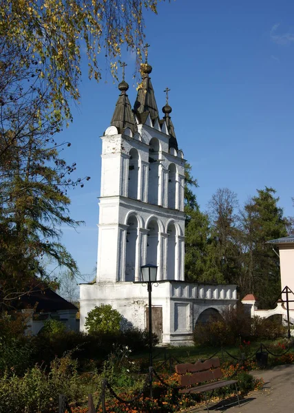 ボルシェヴィアゾミーの16世紀末の変容教会の鐘楼 ゴリツィノ モスクワ州 ロシアの貴族の家の元不動産の敷地内 2011年10月22日 — ストック写真