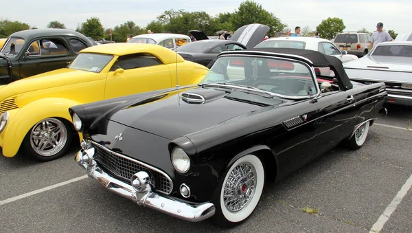 Vintage Auto Een Parkeerplaats Staten Island Verenigde Staten Augustus 2012 — Stockfoto