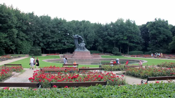 Fryderyk Chopin Emlékmű Lazienki Parkban Ujazdow Sugárúton Varsó Lengyelország 2012 — Stock Fotó