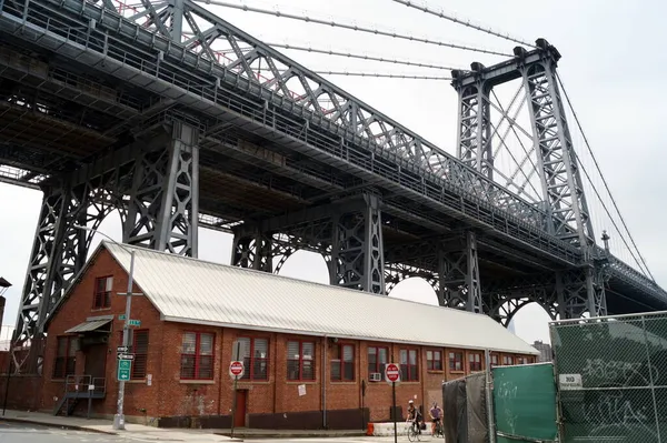 Antiguo Bloque Industrial Bajo Puente Williamsburg Lado Brooklyn Del East — Foto de Stock