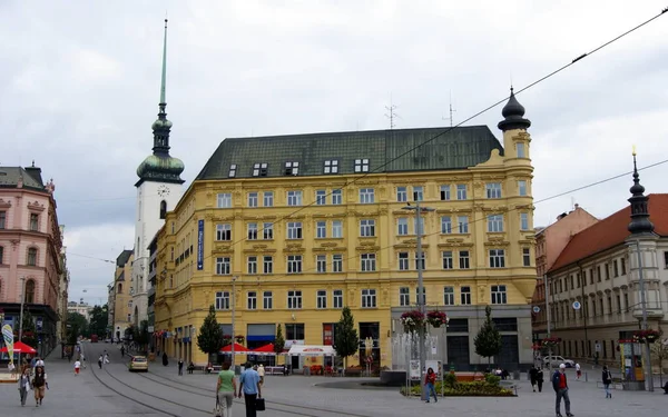 チェコ ブルノの自由広場の北側にある 20世紀初頭の住宅 商業ビル 2011年6月26日 — ストック写真