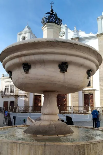 15Th Century Renaissance Water Fountain Henriquina Giraldo Square Evora Portugal — стокове фото