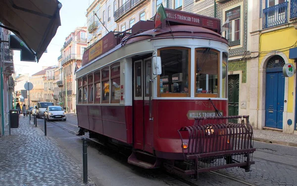 Iconic Lisbon Tram Car Approaching Estrela Stop Downtown Lisbon Portugal — Stock Photo, Image