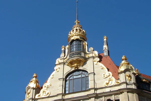 Architectonisch Detail Kroon Het Gebouw Van Oude Commerzbank Leipzig Duitsland — Stockfoto