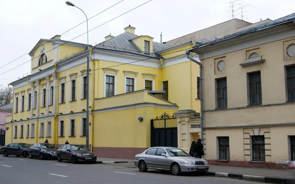 Restored Klasik Abad Rumah Manor Kota Pyatnitskaya Street Zamoskvorechye District — Stok Foto