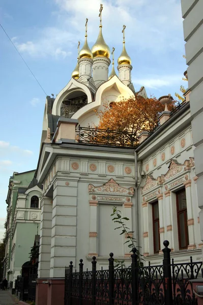 2011年10月18日 俄罗斯莫斯科Meshchansky区Prospekt Mira的Diveyevo Saints霍利庆祝教堂 洋葱圆顶观 — 图库照片