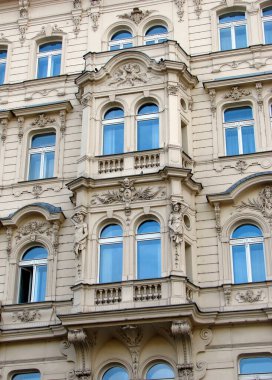 Modernist, Art Nouveau ve Art Deco 'nun heykelleri ve dekoratif unsurları Çek Cumhuriyeti' nin merkez Prag kentindeki binalar - 26 Eylül 2007