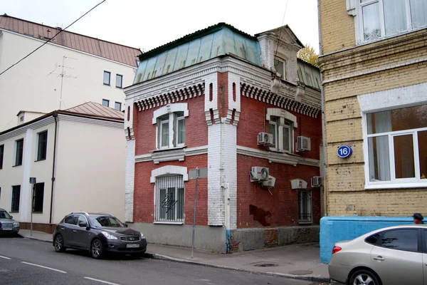 Παλαιά Σπίτια Στην Οδό Monetchikovskiy Στην Περιοχή Zamoskvorechye Μόσχα Ρωσία — Φωτογραφία Αρχείου