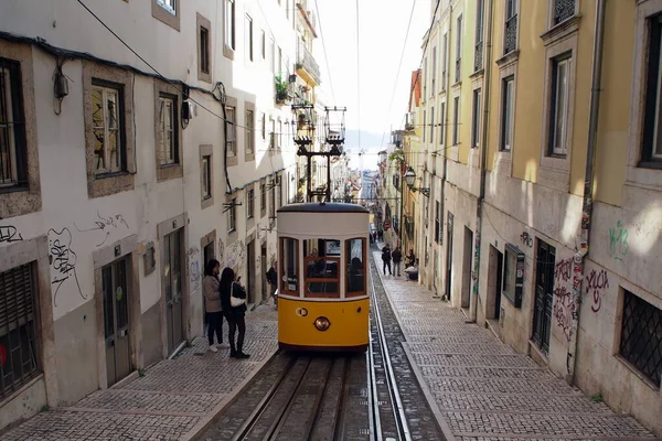 Rail Car Arriving Upper Station Bica Funicular Ascensor Bica Lisbon — Stock Photo, Image