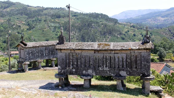 Гранати Соахо Традиційні Споруди Каменю Підняті Ногах Кам Яними Дисками — стокове фото