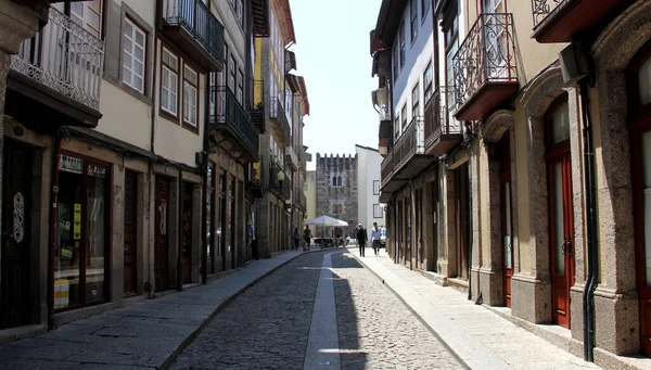 Straatscene Oude Stad Rainha Dona Maria Guimaraes Portugal Juli 2021 — Stockfoto