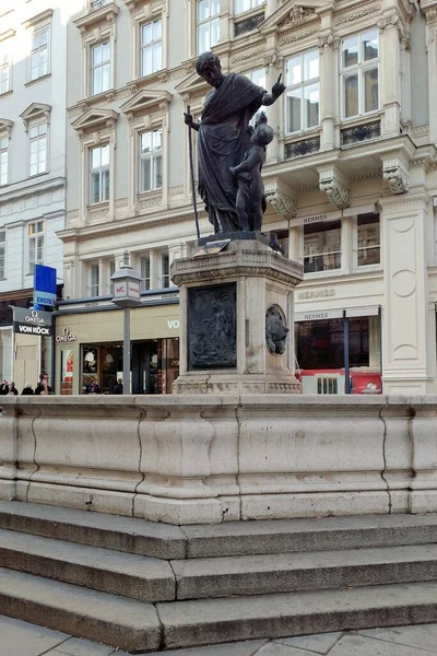 Josefsbrunnen Granitbrunnen Mit Einer Bronzestatue Des Heiligen Josef Von Johann — Stockfoto