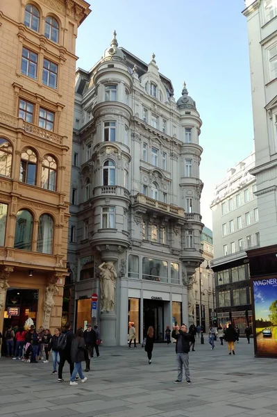 华丽的多层商业和住宅建筑 20世纪初 位于奥地利维也纳市中心的图奇劳本1号 2019年3月31日 — 图库照片