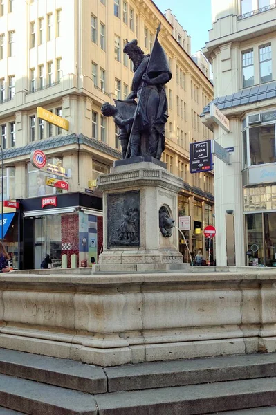Leopoldsbrunnen Fonte Granito Com Estátua Bronze São Leopoldo Johann Fruehwirth — Fotografia de Stock