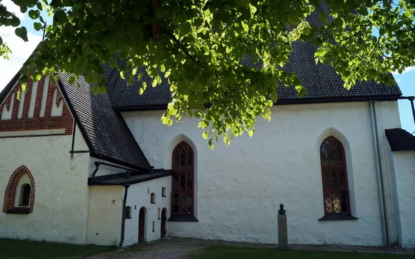 波沃主教座堂 带有哥特式元素的白色石墙 1809年3月28日在芬兰波沃开幕 2018年5月31日 — 图库照片