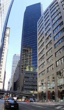 Şehir merkezinde gökdelenler, E41. Cadde 'den Park Avenue' ye doğru manzara, panoramik çekim, New York, New York, ABD - 5 Haziran 2022