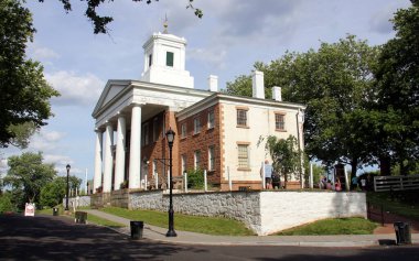 Üçüncü Bölge Mahkemesi Binası, 1837 Yunan Uyanış Binası, Tarihi Richmond Town, Staten Island, ABD - 10 Haziran 2022