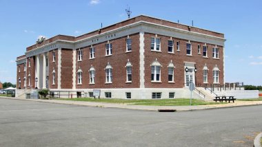 Floyd Bennett Field, eski ana terminal ve kontrol kulesinin Art Deco binası, şehrin ön cephesi, New York, New York, New York, ABD - 13 Haziran 2022
